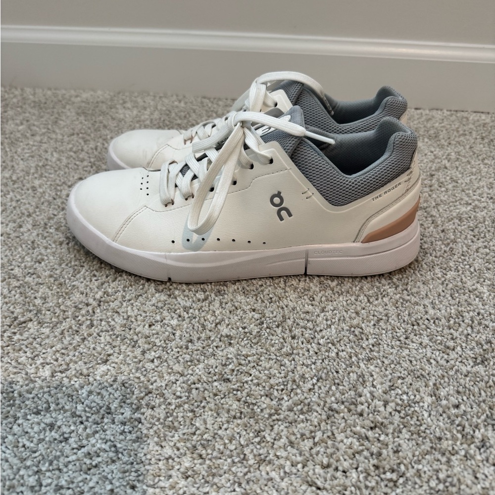 On Cloud Roger Women’s shoe